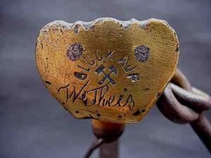 image025